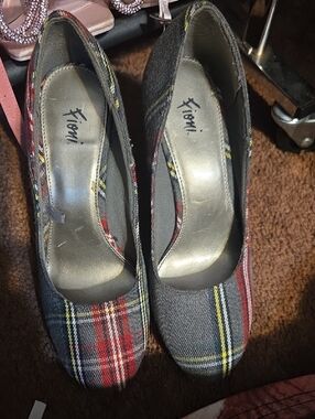 FIONI Clothing Red Plaid Round-Toe Pumps
